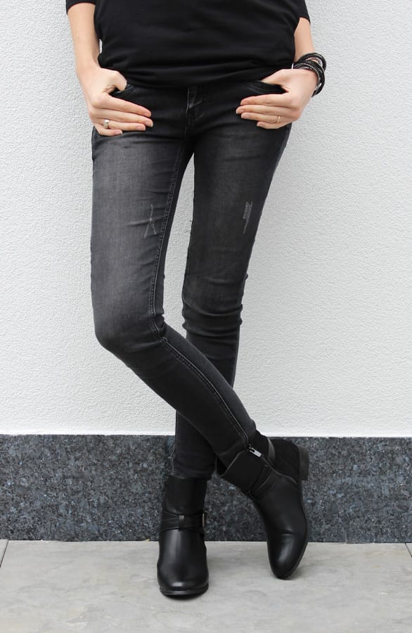 Black Scratch Jeans – shoparchief, foto 2