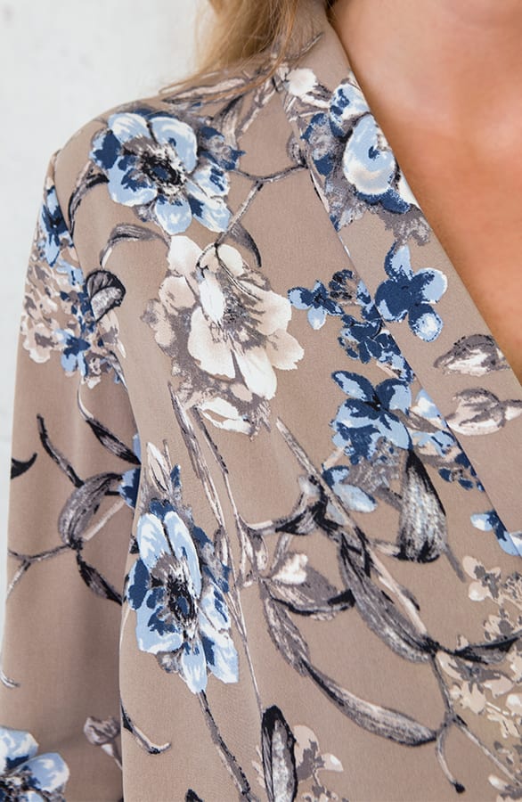 Bloemen Overslag Blouse Taupe – shoparchief, foto 5