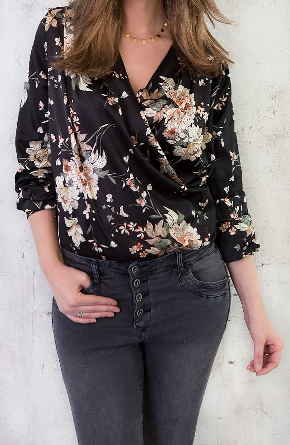 Body Met Bloemen Zwart – shoparchief, foto 2