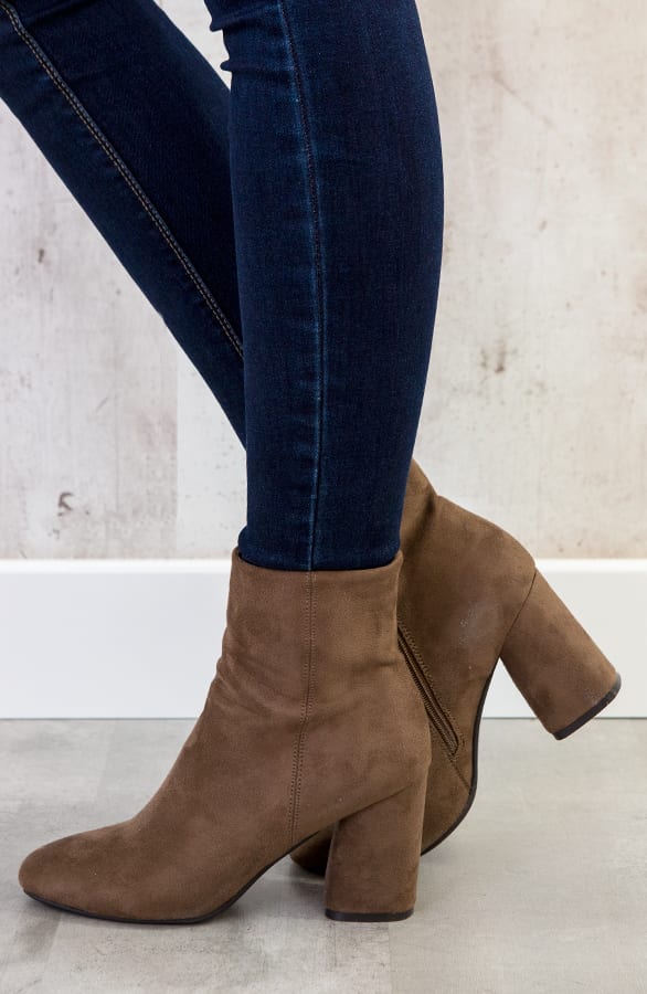 Suede enkellaarzen Taupe – shoparchief, foto 2