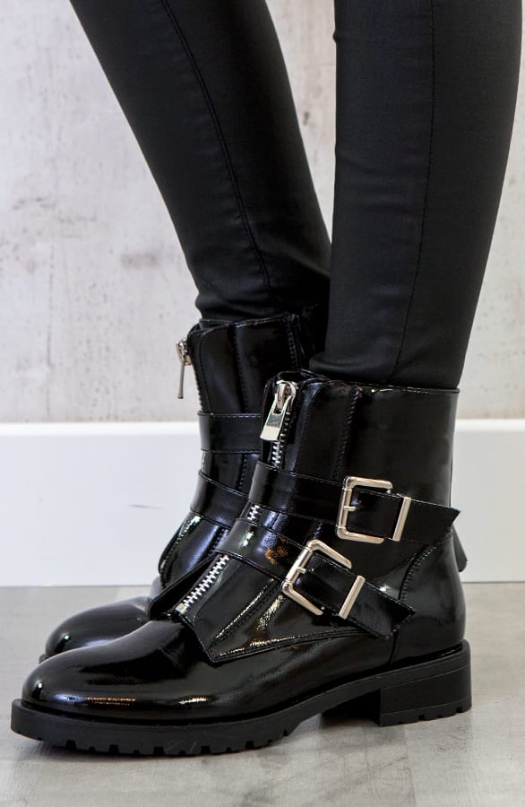 Lack-Stiefeletten mit Schnallen, Shoparchiv, Foto 2