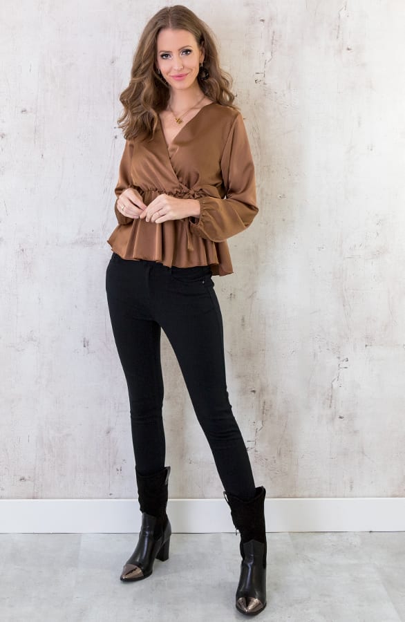 Satijnen Overslag Blouse Camel – shoparchief, foto 5