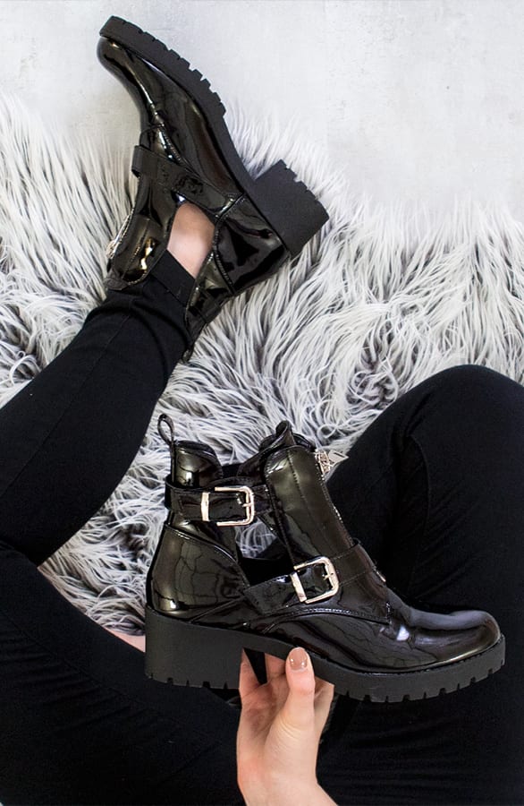 Lak Cut Out Boots Zwart – shoparchief, foto 2