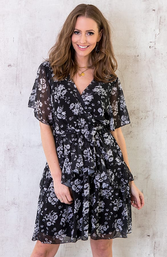 Bloemen Laagjes Jurk Zwart – shoparchief, foto 1