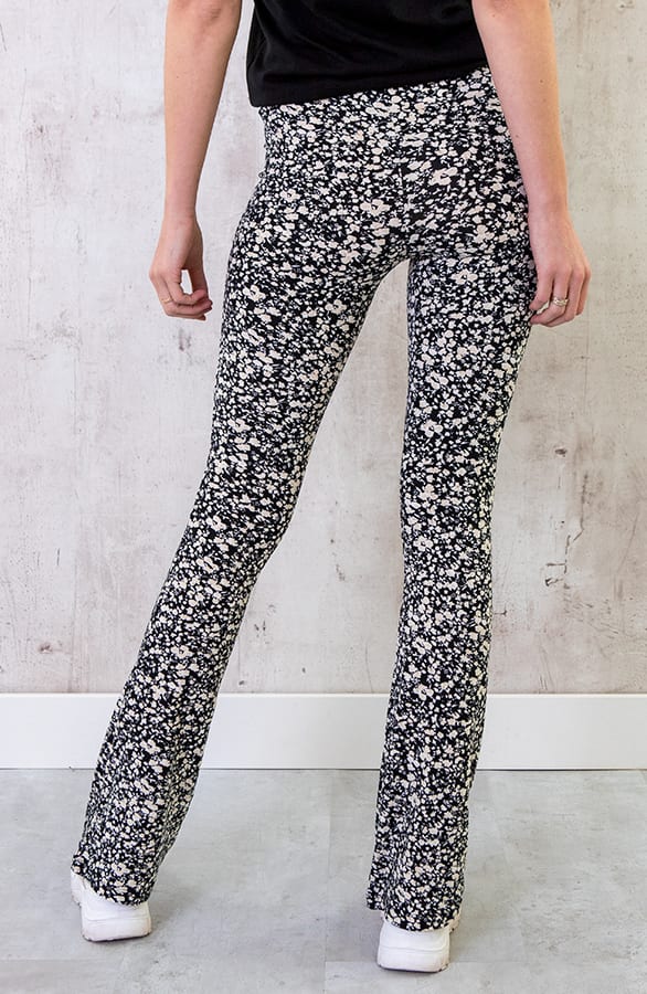 Flared Broek Bloemen Zwart Wit – shoparchief, foto 3