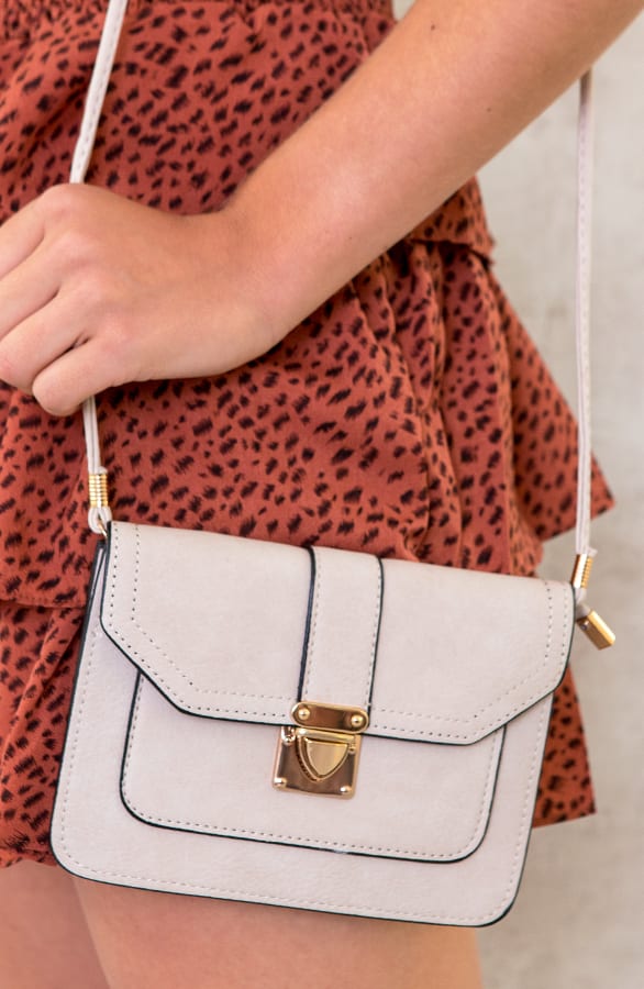 Schoudertasje Met Gesp Beige – shoparchief, foto 1