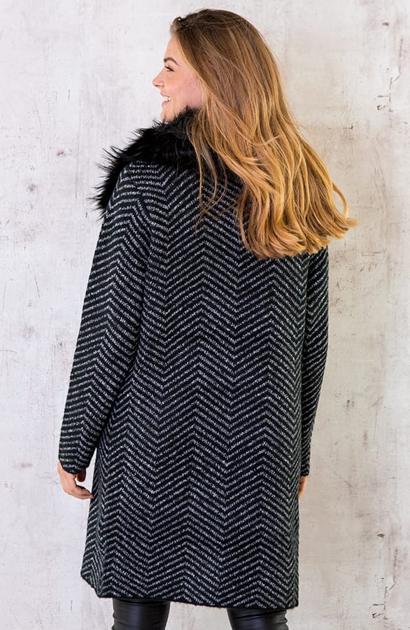 Faux Fur Zigzag Vest Zwart Wit – shoparchief, foto 5