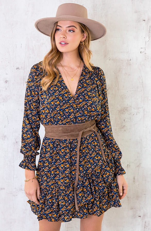 Laagjes Bloemen Jurk Blauw Oker – shoparchief, foto 1