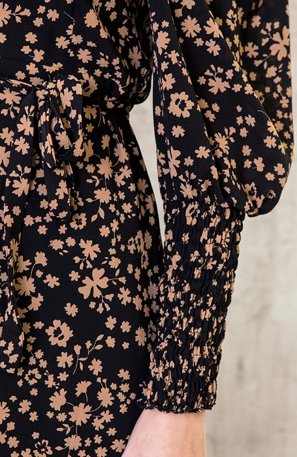 Maxi Bloemen Jurk Met Pofmouwen Camel – shoparchief, foto 4