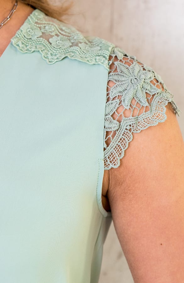 V-hals Top Met Kant Mint – shoparchief, foto 5