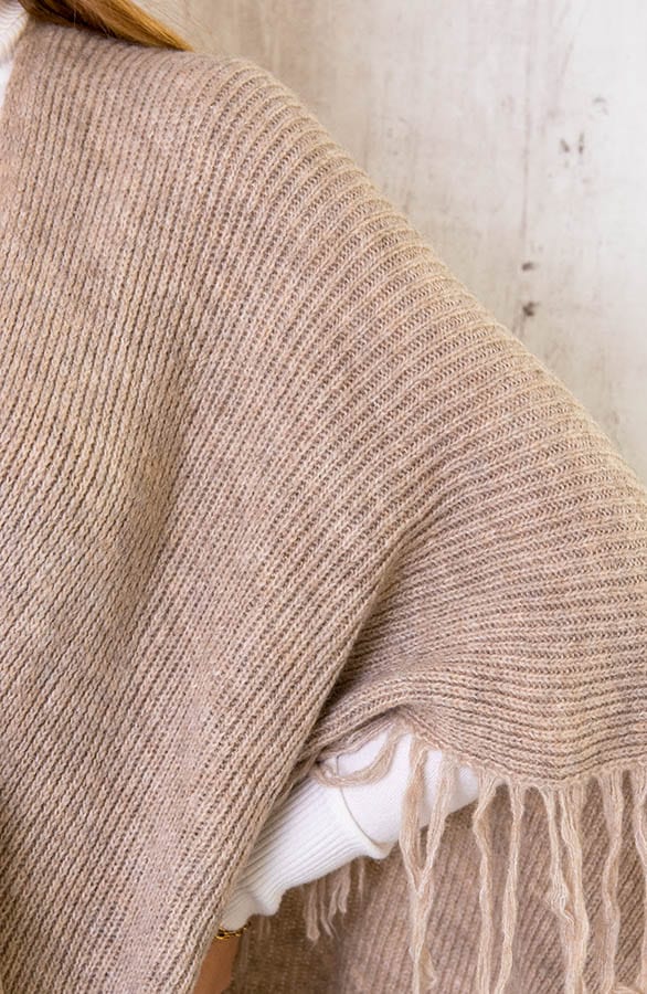 Knitted Fringe Poncho Beige – shoparchief, foto 5
