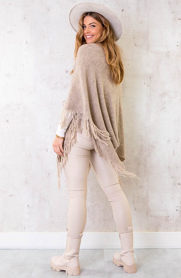 Knitted Fringe Poncho Beige – shoparchief, foto 4