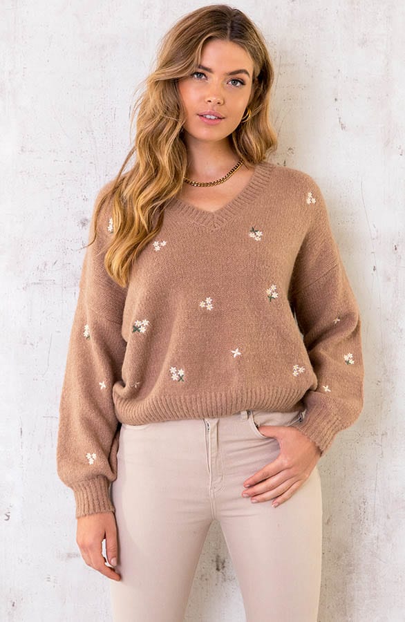 V-hals Trui Met Bloemetjes Camel – shoparchief, foto 1