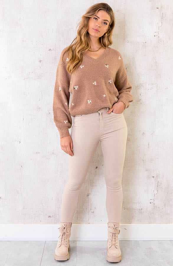 V-hals Trui Met Bloemetjes Camel – shoparchief, foto 4