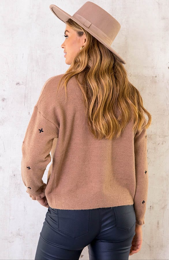 V-hals Trui Met Klavertjes Camel – shoparchief, foto 4