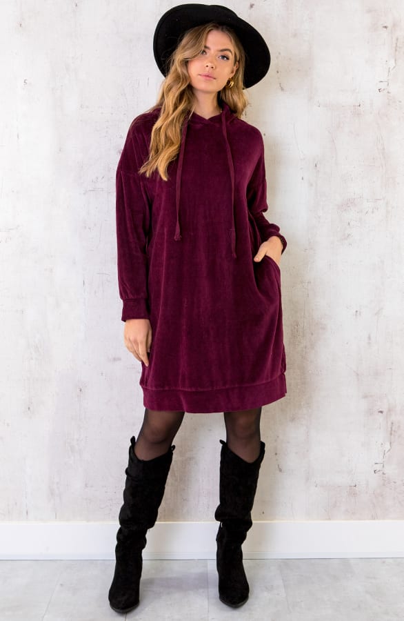 Velvet Jurk Met Capuchon Bordeaux – shoparchief, foto 1
