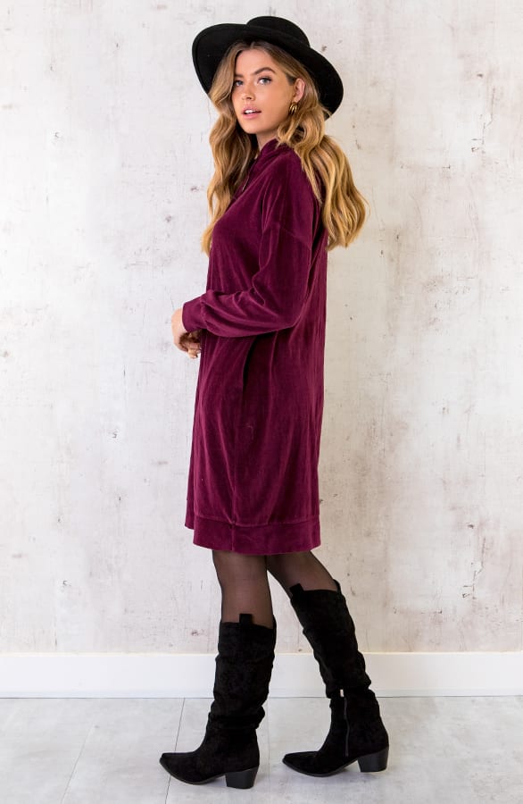 Velvet Jurk Met Capuchon Bordeaux – shoparchief, foto 3