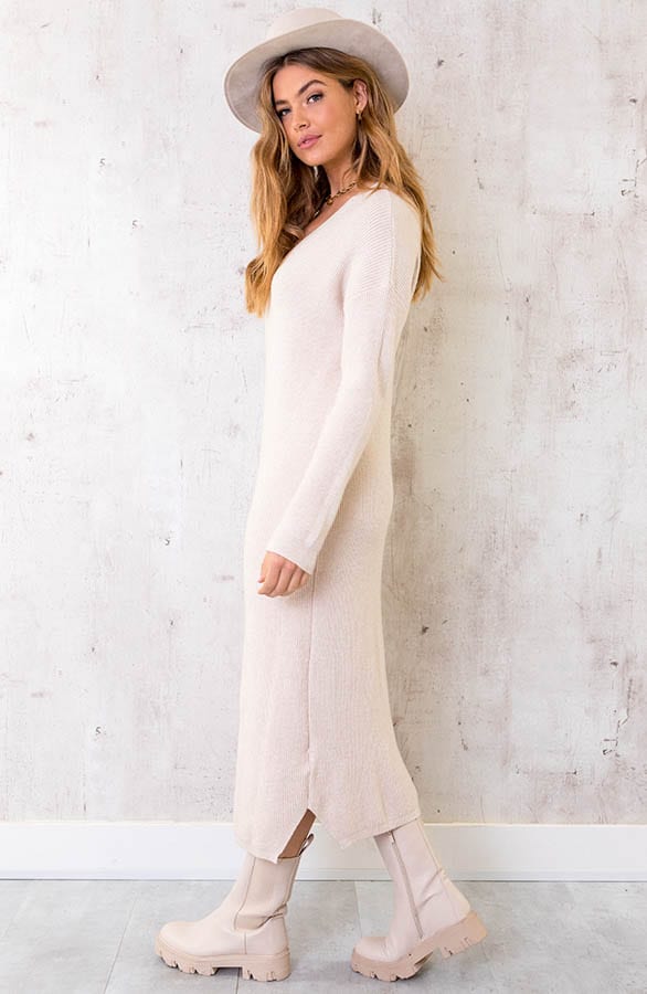 Gebreide Jurk Met V-hals Beige – shoparchief, foto 3