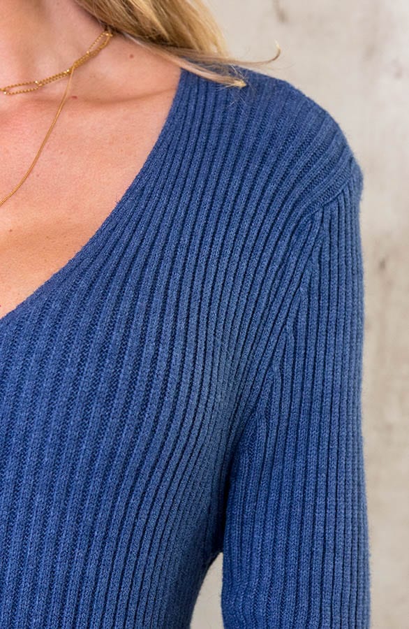 Gebreide V-hals Midi Jurk Jeansblauw – shoparchief, foto 5
