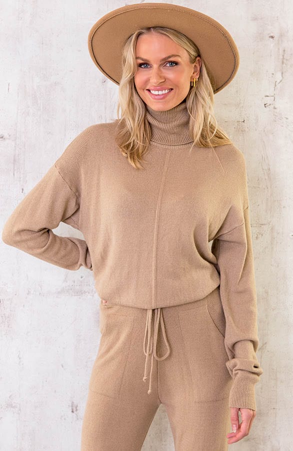 Soft Comfy Col Camel – shoparchief, foto 1