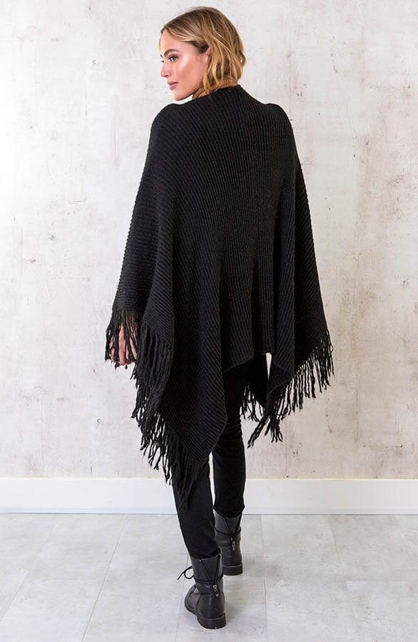Knitted Fringe Poncho Zwart – shoparchief, foto 3