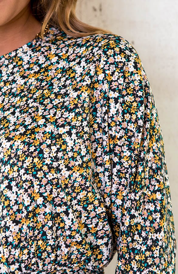 Bloemen Plooien Jurk Zwart Geel – shoparchief, foto 5