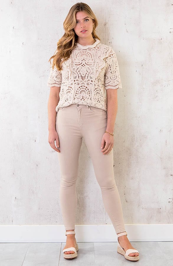 Crochet Ruffle Top Beige – shoparchief, foto 6