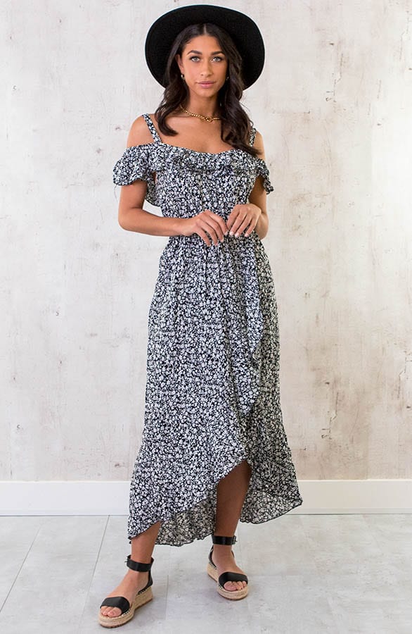 Off Shoulder Maxi Jurk Bloemen Zwart Wit – shoparchief, foto 1