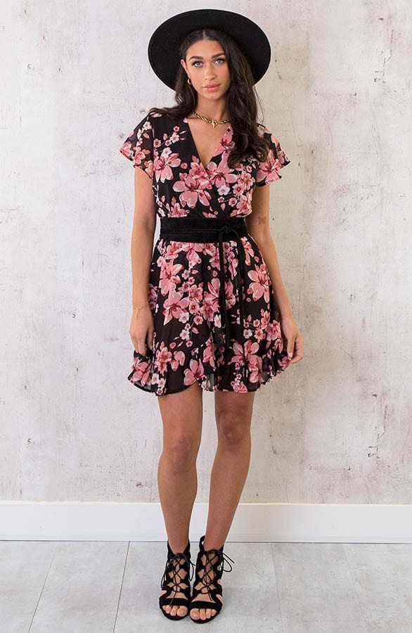 Overslag Jurk Bloemen Zwart Roze – shoparchief, foto 6