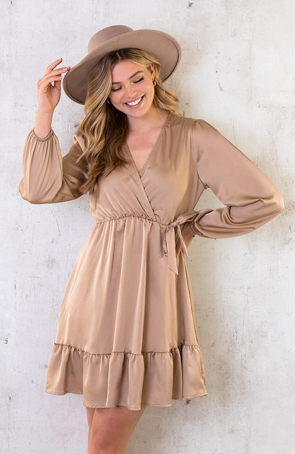Flawless Ruffle Jurk Camel – shoparchief, foto 2