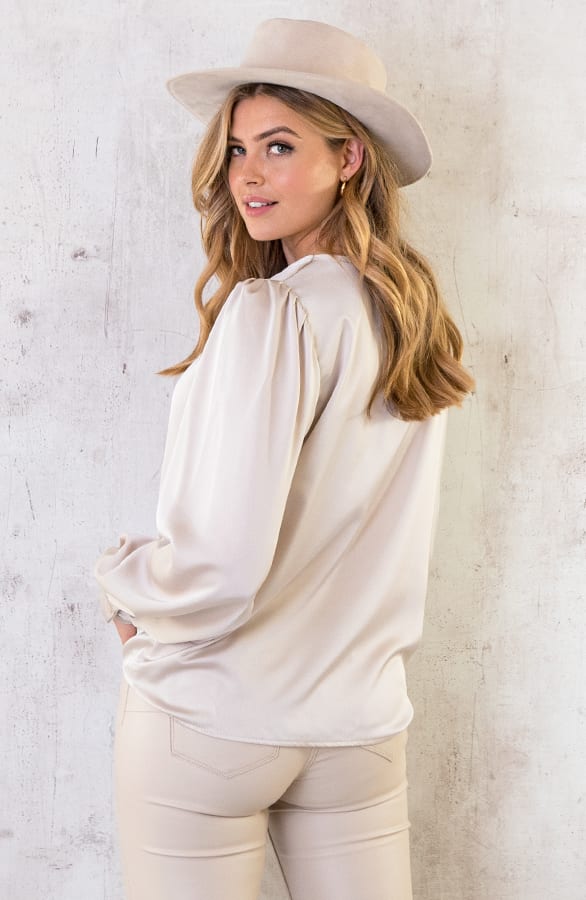 Silk Blouse Met Gouden Detail Beige – shoparchief, foto 5