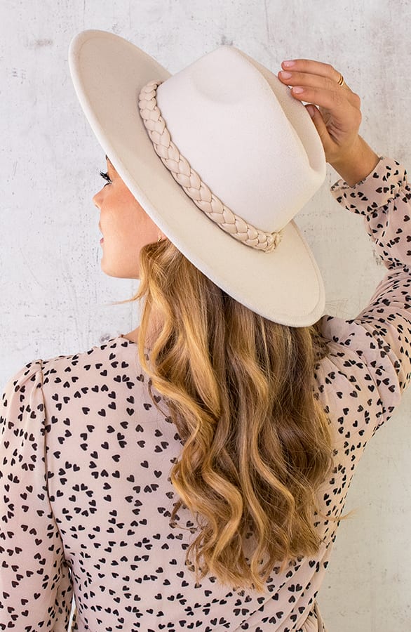 Leather Braid Hat Beige – shoparchief, foto 1