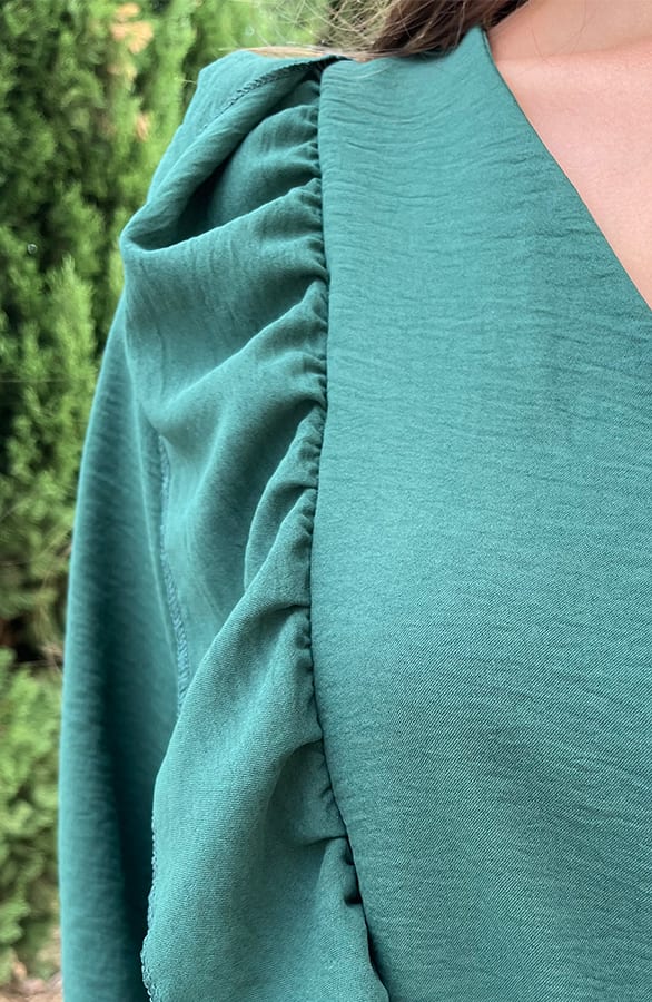 Ruffle V-hals Blouse Smaragd – shoparchief, foto 6