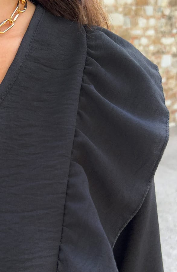 Basic V-hals Ruffle Blouse Zwart – shoparchief, foto 9