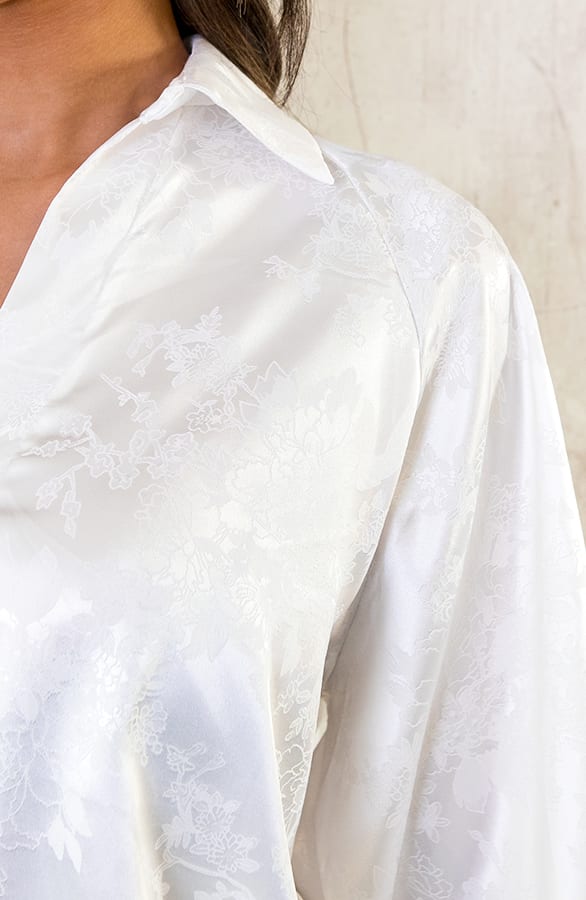 Satijnen V-Hals Blouse Flower Ecru – shoparchief, foto 6
