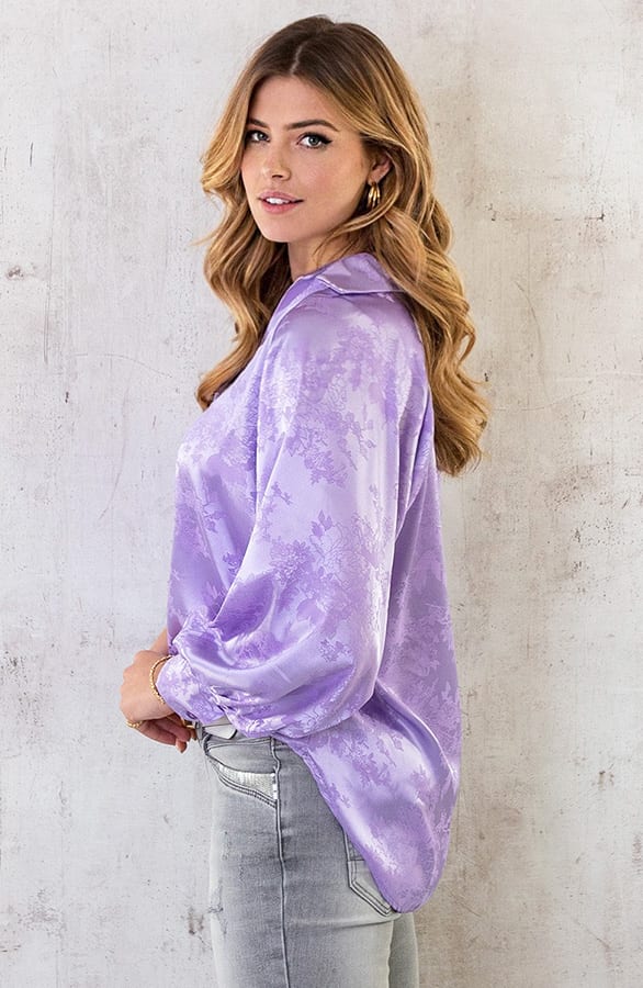 Satijnen V-Hals Blouse Flower Lila – shoparchief, foto 3