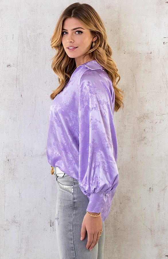 Satijnen V-Hals Blouse Flower Lila – shoparchief, foto 4