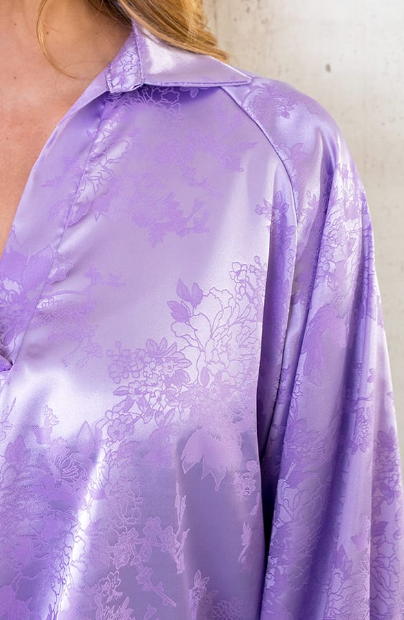 Satijnen V-Hals Blouse Flower Lila – shoparchief, foto 7