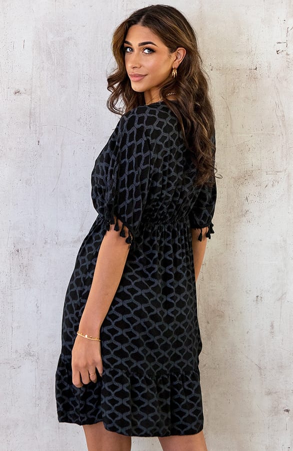 Oversized Jurk Gouden Detail Print Zwart – shoparchief, foto 11