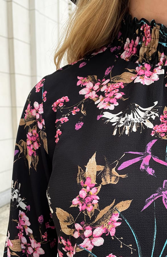 Col Blouse Bloemen Zwart – shoparchief, foto 5
