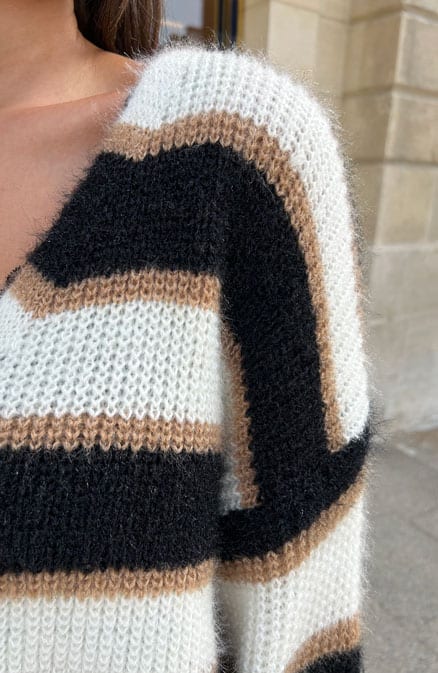 Crop Vest Fluffy Met Knopen Zwart – shoparchief, foto 6