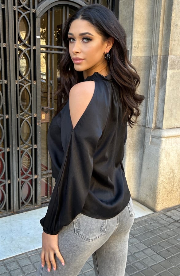 Blouse Met Cut Out Zwart – shoparchief, foto 4