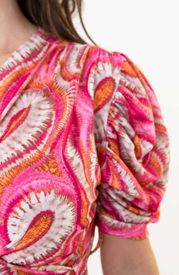 Gedrapeerde Print Jurk Met Pofmouwen Roze – shoparchief, foto 3