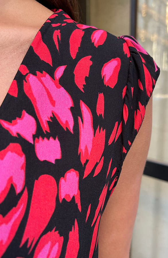 V-hals Roze Zwart Ruffle Top 2.0 – shoparchief, foto 10