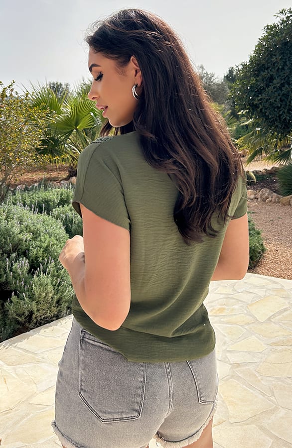 Romantic V-hals Top Army – tops, foto 3