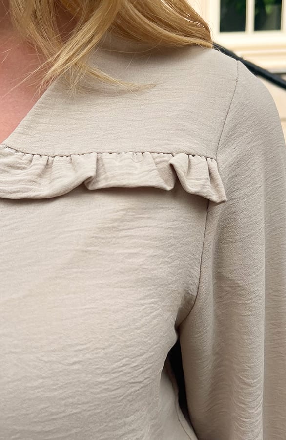 Ruffle Blouse Met Pofmouwen Beige – blouses, foto 6