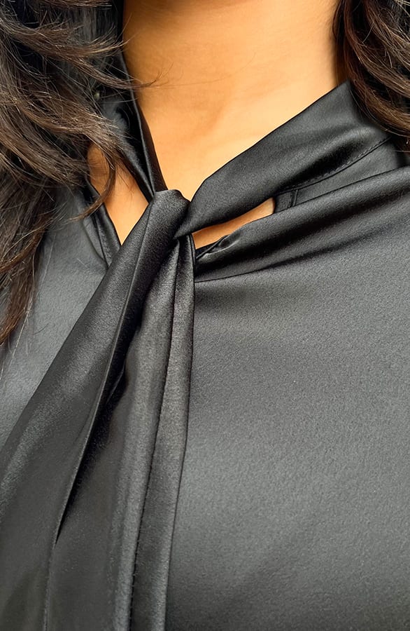 Satijnen Strik Blouse Zwart 2.0 – shoparchief, foto 11