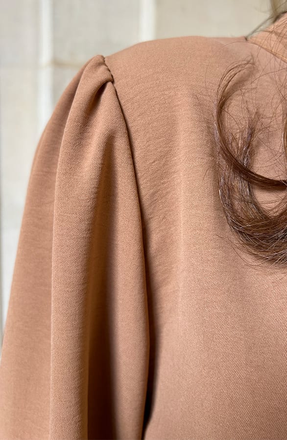 Mila Blouse Long Sleeve Camel – tops, foto 7