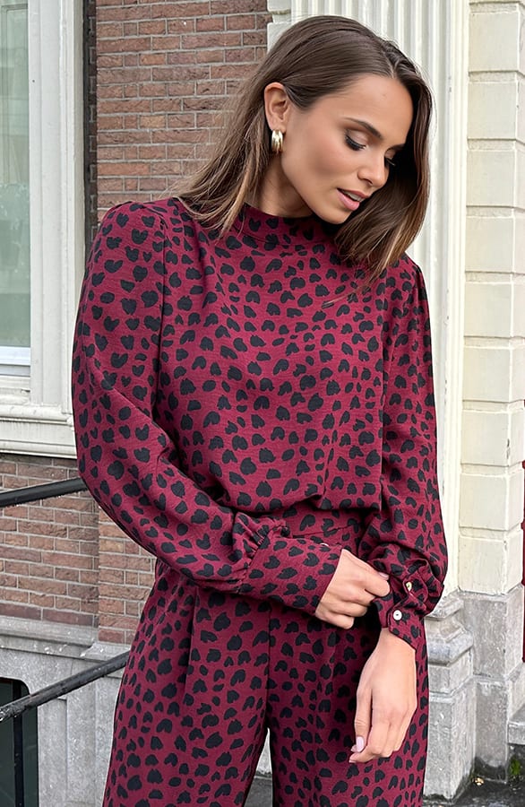 Mila Blouse Long Sleeve Cheetah Burgundy – shoparchief, foto 6