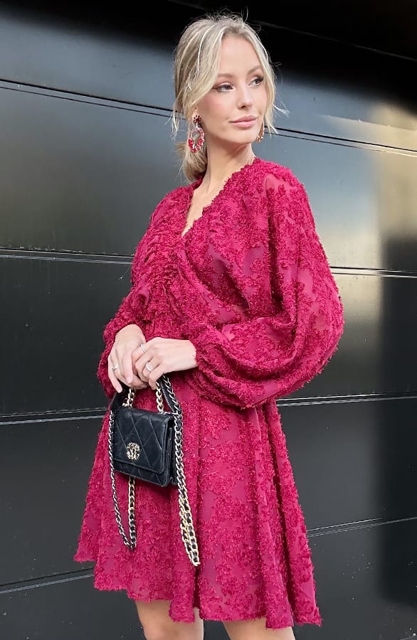 V-Ausschnitt Kleid mit weiten Ärmeln Bordeaux, Shoparchiv, Foto 4